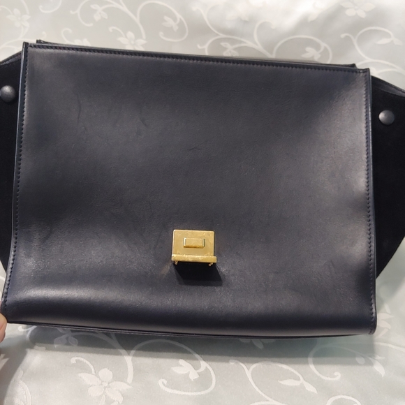 Celine Croc Embossed Medium Trapeze - Picture 11 of 16